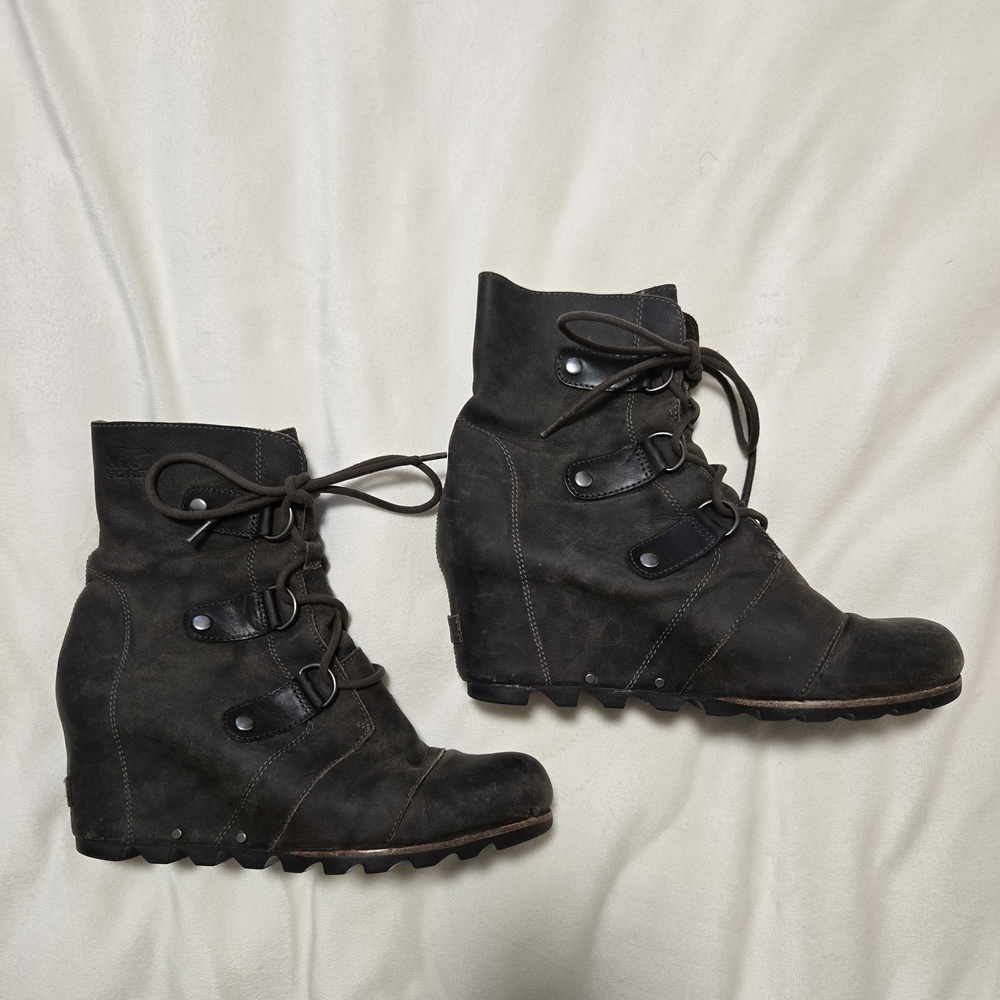 Sorel Women's Joan Of Arctic Wedge Boots Sz 9.5